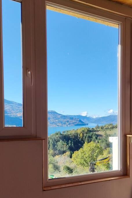 Le Cosy Du Plongeoir - T2 Neuf Avec Vue Sur Le Lac De Serre Poncon Et Grande Terrasse Avec Jardin Savines Exterior photo